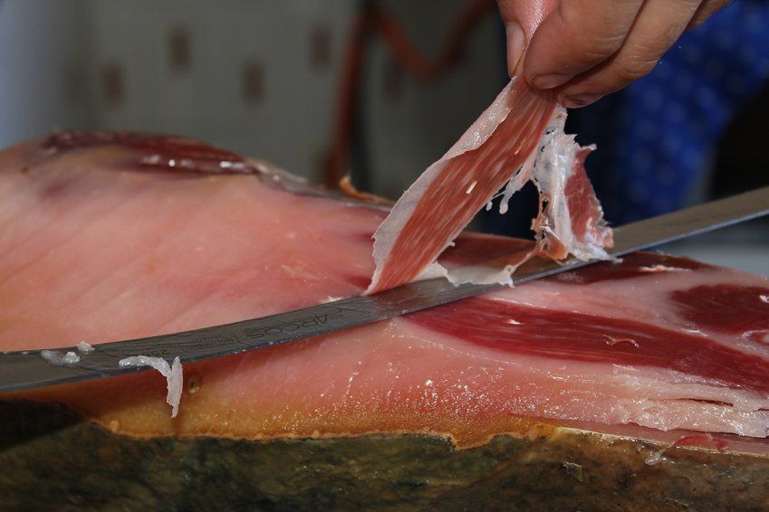 cómo cortar el jamón ibérico